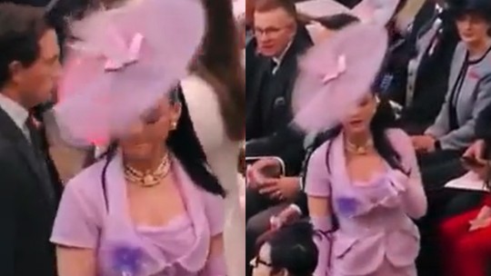 Katy Perry reage ao momento em que foi filmada procurando sua cadeira na coroação de rei Charles III