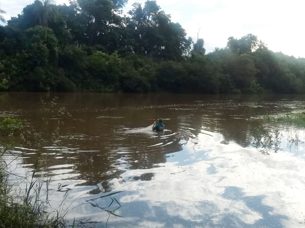 Pescadores são multados pela Polícia Ambiental — Foto: Polícia Ambiental