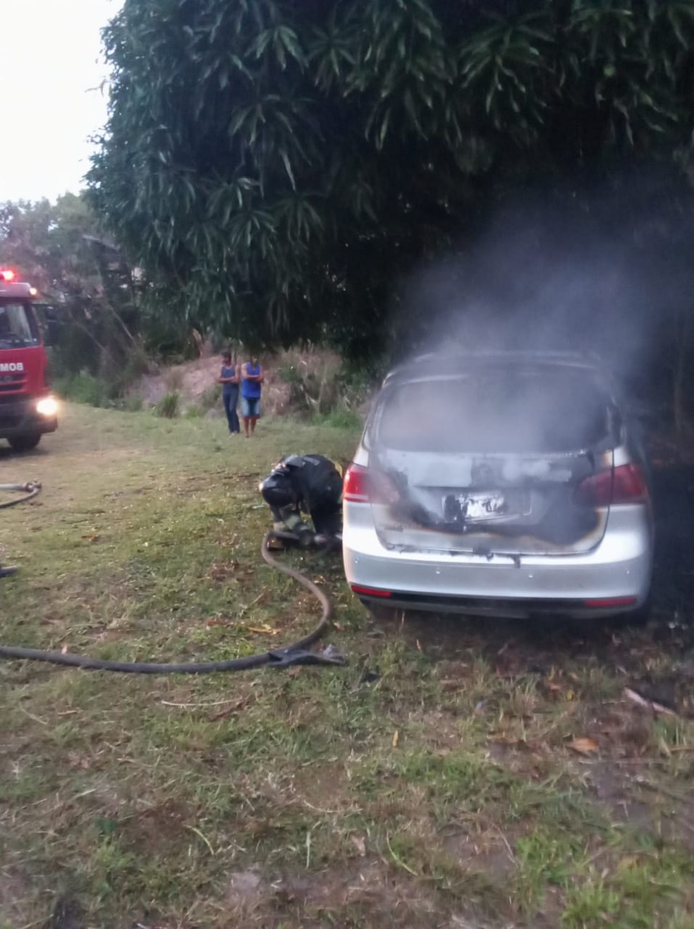 Veículo movido a GNV teve perda total em incêndio em Marechal Deodoro, AL — Foto: Divulgação/Corpo de Bombeiros de Alagoas 