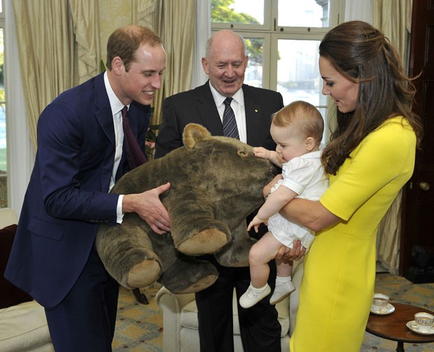 William, Peter Cosgrove, George e Kate Middleton (Foto: Getty Images)