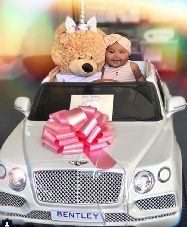 Filha de Khloé Kardashian ganha carrinho caríssimo (Foto: reprodução instagram)