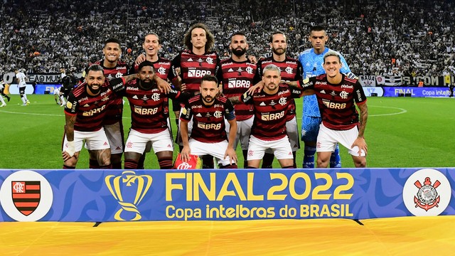 Time do Flamengo antes de jogo contra o Corinthians