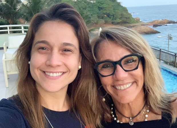 Fernanda Gentil com a mãe, Martha Rocha (Foto: Reprodução/Instagram)