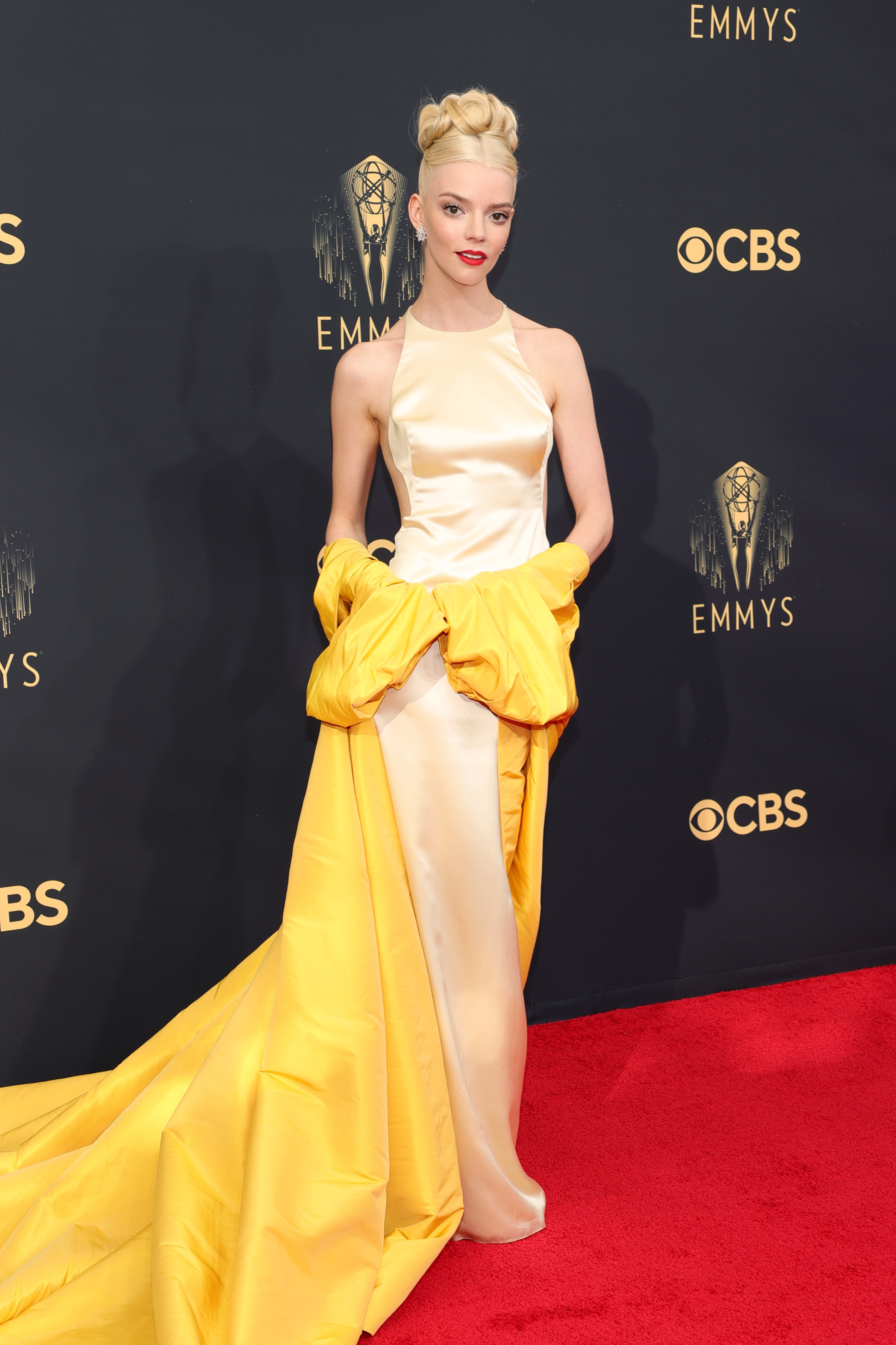 LOS ANGELES, CALIFORNIA - SEPTEMBER 19: Anya Taylor-Joy attends the 73rd Primetime Emmy Awards at L.A. LIVE on September 19, 2021 in Los Angeles, California. (Photo by Rich Fury/Getty Images) (Foto: Getty Images)