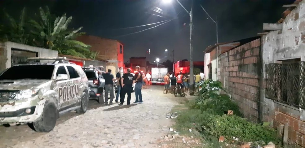 Polícia Militar Ceará Viatura Carro Caucaia — Foto: Leábem Monteiro/TV Verdes Mares