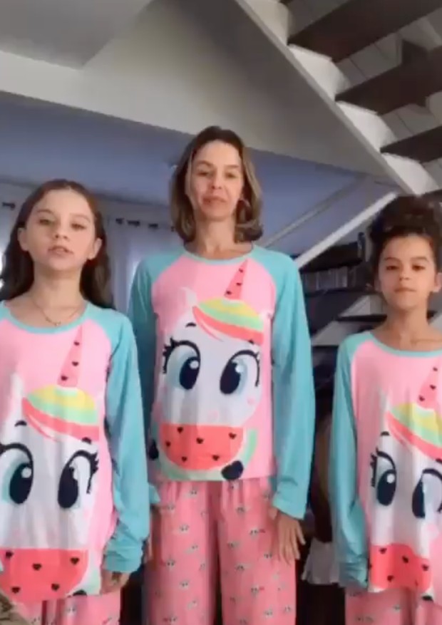 Bianca Rinaldi combina pijamas com as filhas (Foto: Reprodução/Instagram)