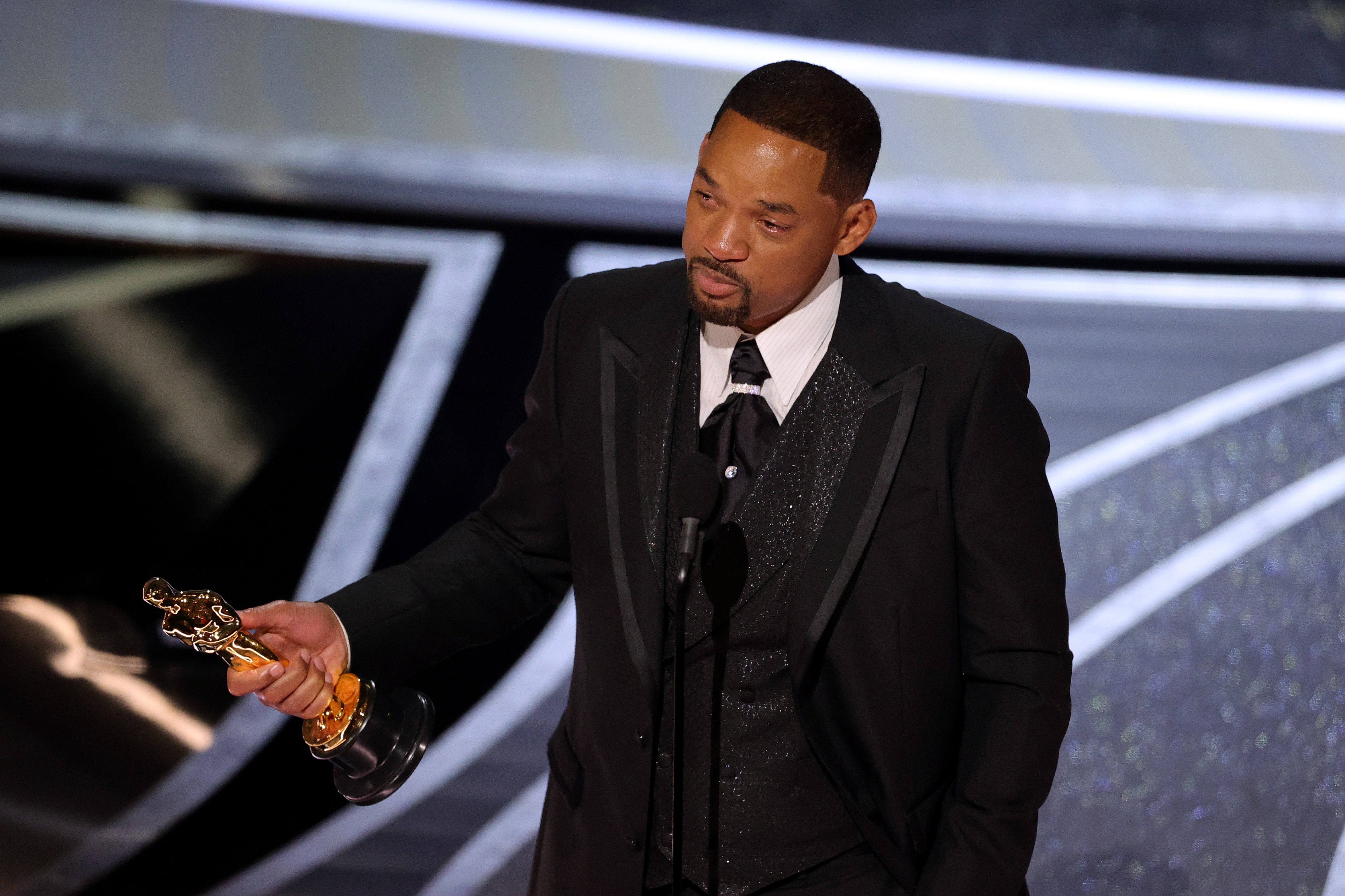 HOLLYWOOD, CALIFORNIA - MARCH 27: Will Smith accepts the Actor in a Leading Role award for ‘King Richard’ onstage during the 94th Annual Academy Awards at Dolby Theatre on March 27, 2022 in Hollywood, California. (Photo by Neilson Barnard/Getty Images) (Foto: Getty Images)