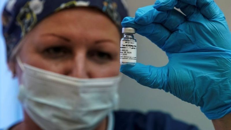 Governo russo tem sido criticado por apressar seu programa de vacinas por razões políticas (Foto: Reuters via BBC)