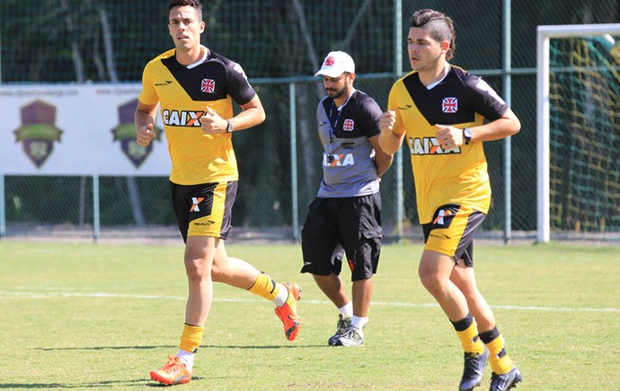 André Rocha, Diego Renan e Daniel Gonçalves Treino Vasco (Foto: Marcelo Sadio / vasco.com.br) André Rocha, Diego Renan e Daniel Gonçalves Treino Vasco (Foto: Marcelo Sadio / vasco.com.br)