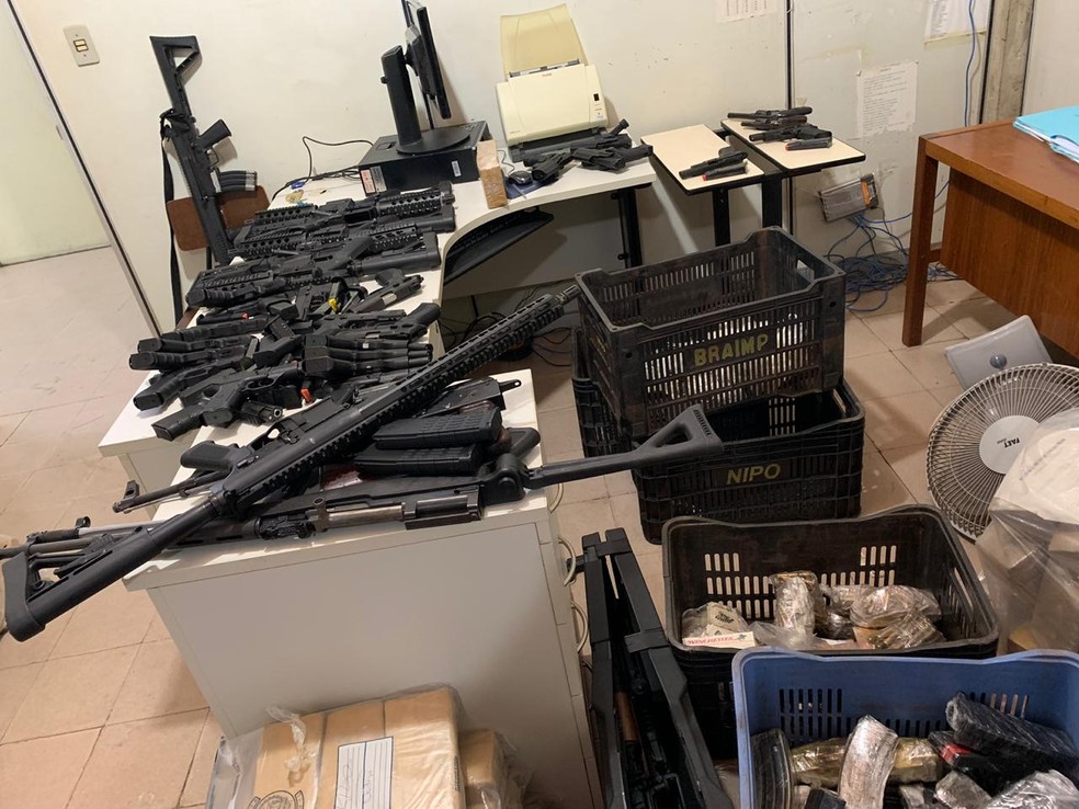 Armamento apreendido pela Polícia Civil na Operação "Mutum" em Juiz de Fora — Foto: Polícia Civil/Divulgação