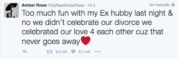 O tuíte de Amber Rose celebrando o término de seu casamento (Foto: Twitter)