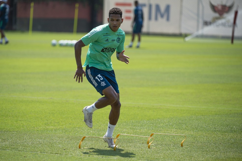 João Lucas, lateral-direito do Flamengo — Foto: Alexandre Vidal/Flamengo