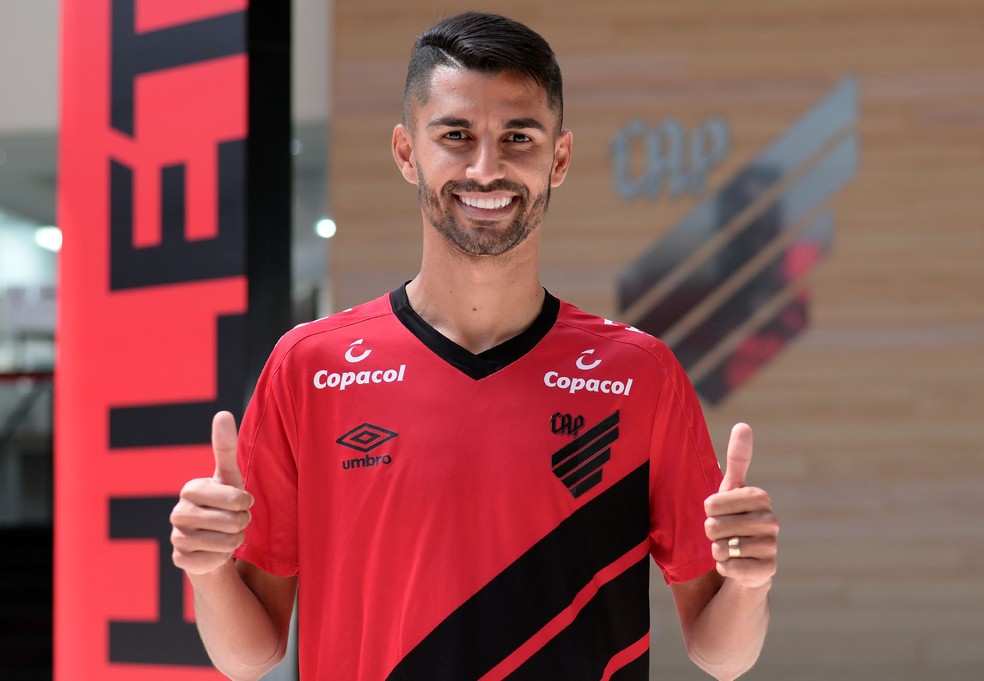Athletico Confirma A Contratacao Do Meia Jorginho Do Atletico Go Athletico Pr Ge