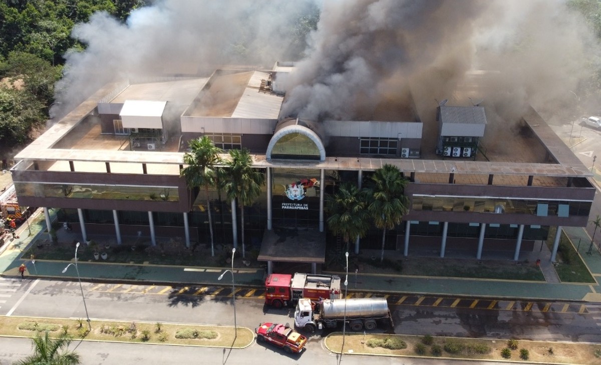 Laudo de incêndio no prédio da Prefeitura deve ficar pronto em 30 dias, afirma Bombeiros