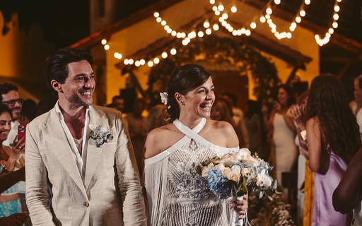 Emanuelle Araújo se casa com Fernando Diniz na Bahia; vídeo