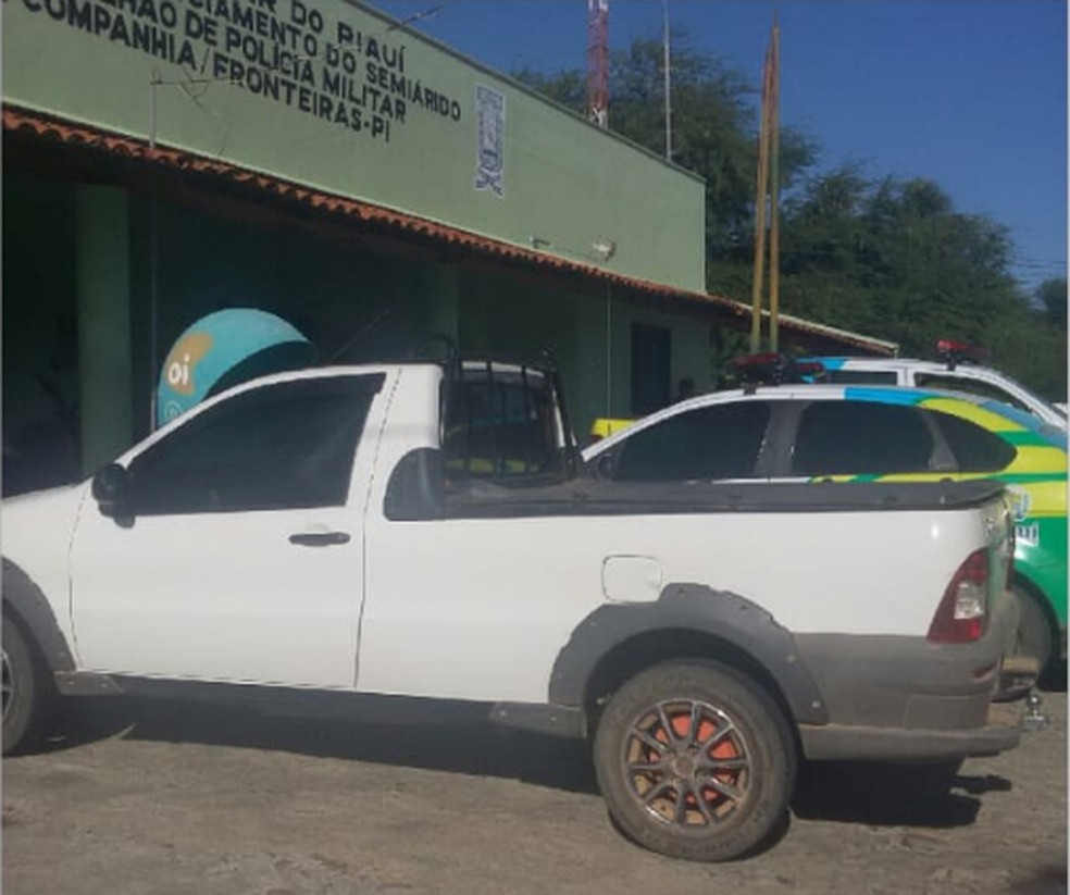 Polícia identificou os homens pelo carro usado nos crimes (Foto: Divulgação/PM)