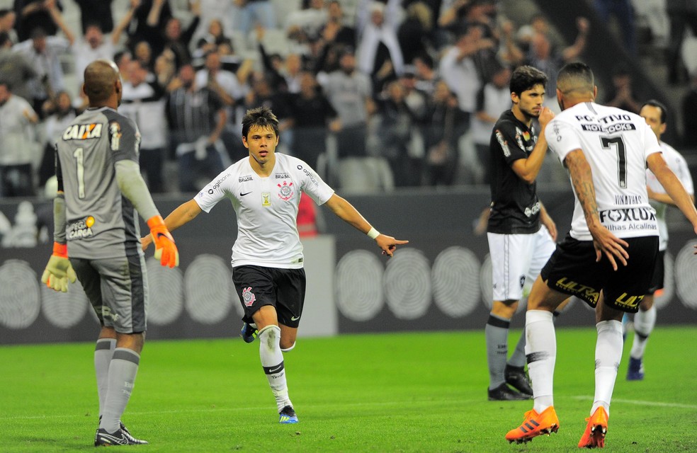 Corinthians derrotou o Botafogo no primeiro turno — Foto: Marcos Ribolli
