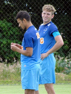 Novatos tentam mostrar serviço no início da pré-temporada do Cruzeiro