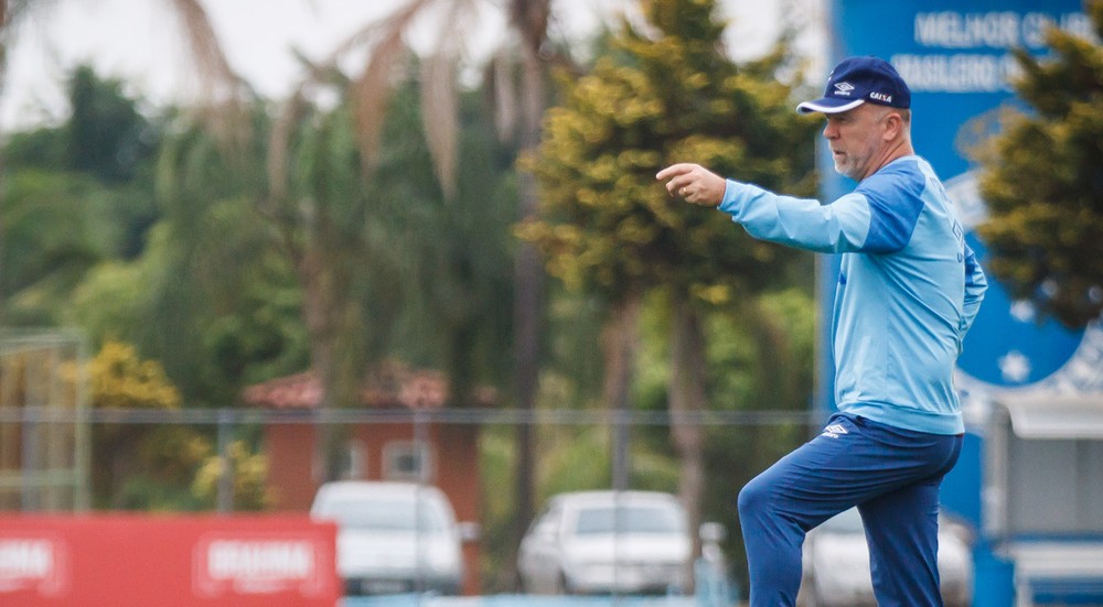 Mano vê dificuldade natural do Cruzeiro no Brasileiro e mostra confiança em equipe reserva