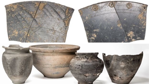 Especialistas encontraram outros objetos no poço, como potes e ferramentas (Foto: Oxford Archaeology)