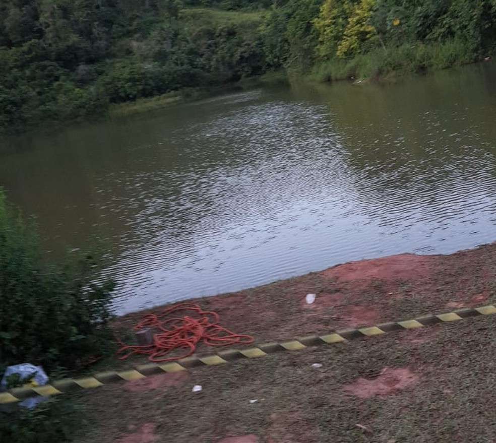 Homem se afogou em lagoa em Fabriciano — Foto: Corpo de Bombeiros/Divulgação