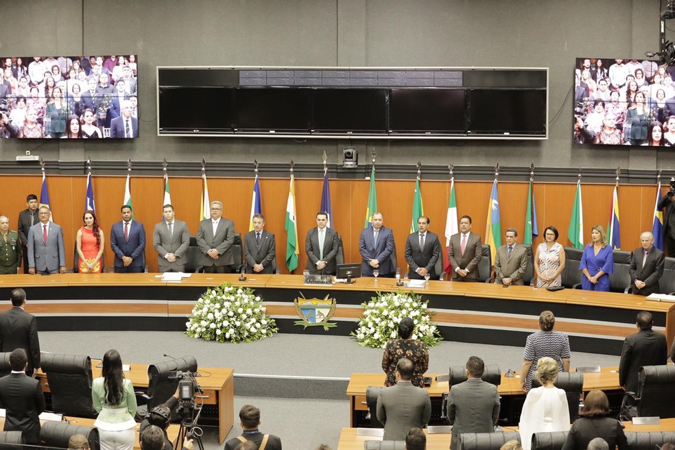 Antonio Denarium e Frutuoso Lins tomam posse como governador e vice na Assembleia Legislativa de Roraima — Foto: Supcom/ALE/Divulgação