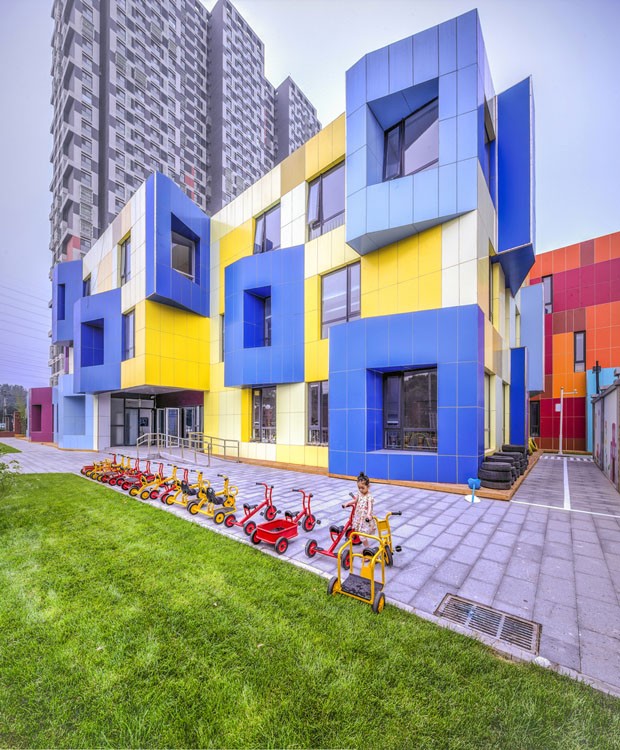 Escola em Pequim é um paraíso das cores (Foto: Divulgação )