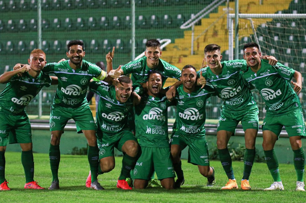 Chapecoense comemoração liderança na primeira fase — Foto: Marcio Cunha/ACF