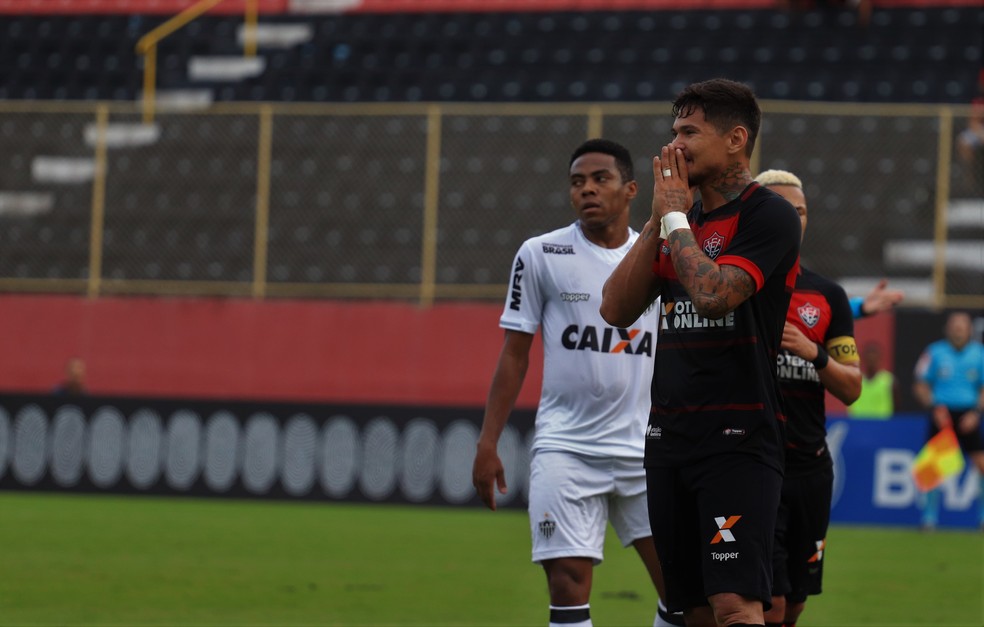 Léo Ceará marcou os gols dos triunfos rubro-negros sobre Atlético-MG e América-MG (Foto: Maurícia da Matta / EC Vitória / Divulgação)