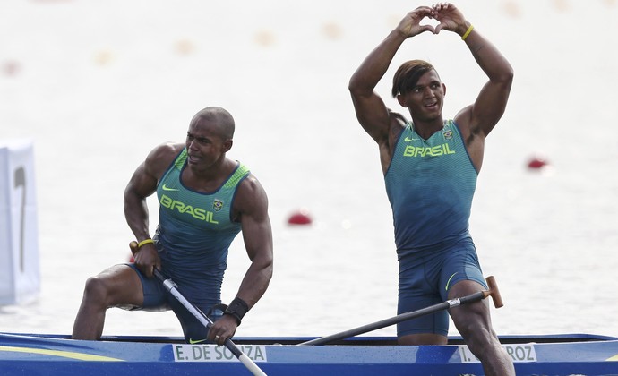 Erlon de Souza Silva e Isaquias Queiroz; prata;  C2 1.000m; canoagem (Foto: REUTERS/Marcos Brindicci)