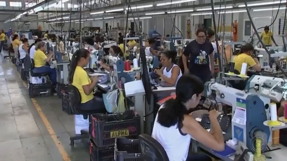 Mercado calçadista de Birigui investe em tecnologia e nas exportações (Foto: Reprodução/TV TEM)