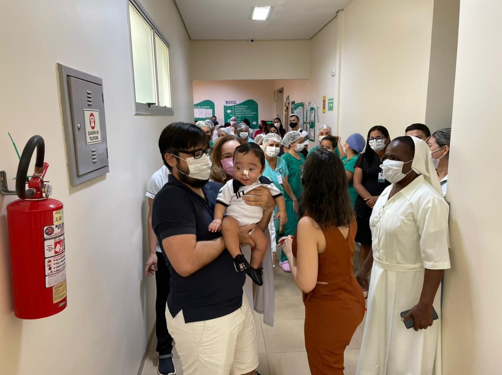 Benjamin saiu do hospital quase 300 dias após o nascimento  — Foto: Arquivo pessoal