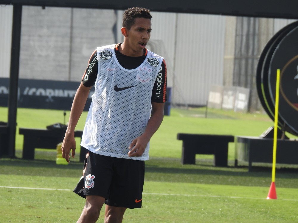 Fessin se destaca no sub-20 do Corinthians e sonha com promoção em 2019
