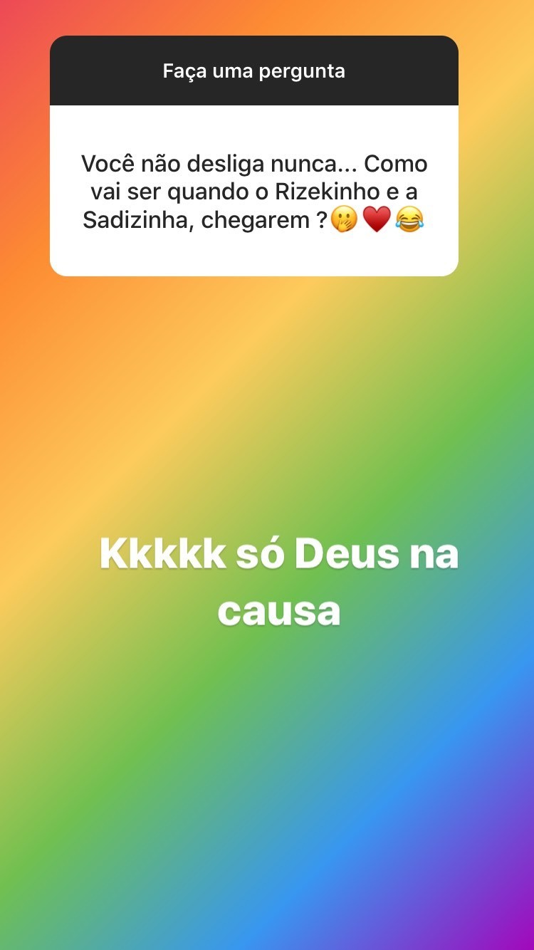 Andréia Sadi responde a perguntas de internautas (Foto: Reprodução/Instagram)
