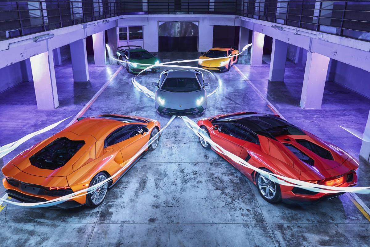 Último Lamborghini Aventador é produzido e decreta de vez a extinção do  motor V12 puro | Mercado | autoesporte