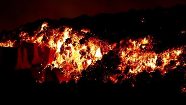 BBC - Erupção do vulcão localizado na ilha de La Palma, nas Ilhas Canárias (Espanha) (Foto: Reuters via BBC)