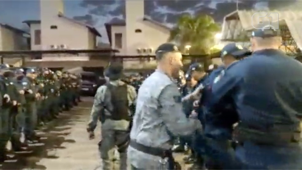 Policiais se aglomeram em curso de formação de sargentos em Campo Grande (MS) — Foto: Redes Sociais