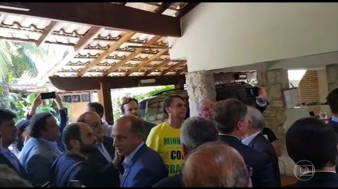 Resultado de imagem para Bolsonaro promete prontuÃ¡rio eletrÃ´nico nacional para agilizar atendimento de pacientes no SUS