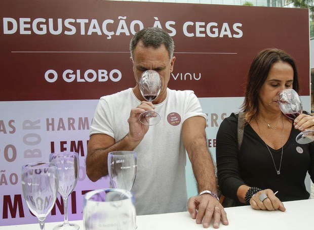 Degustação às cegas durante o evento Vinhos de Portugal (Foto: Eduardo Uzal/Divulgação)