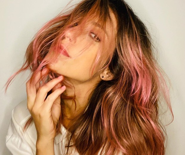 Juliana Didone e seus novos cabelos cor de rosa (Foto: Reprodução/Instagram)