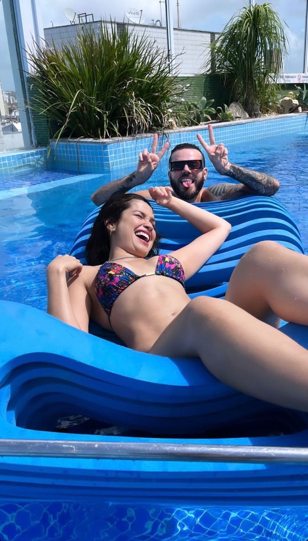Juliette aproveita tarde de sol com os amigos &mdash; Foto: Reprodu&ccedil;&atilde;o: Instagram