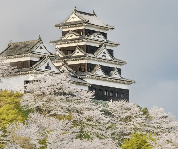 Castelo de Ozu recebe hóspedes no Japão (Foto: divulgação)