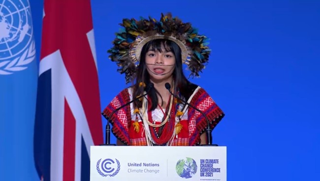 Jovem indígena brasileira, Txai Suruí discursa na abertura oficial da COP-26 (Foto: Reprodução/COP-26)