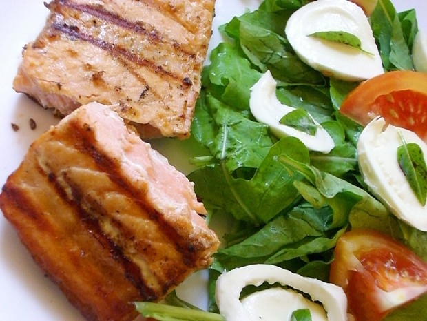 Light E Saborosa Salada De Rucula Com Salmao Grelhado Revista