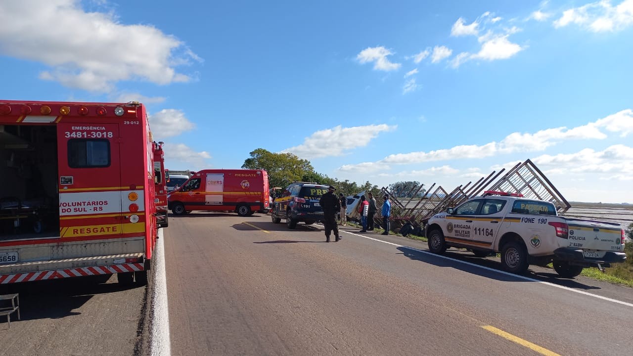 Acidente entre carreta e dois carros deixa seis feridos em Eldorado do Sul 