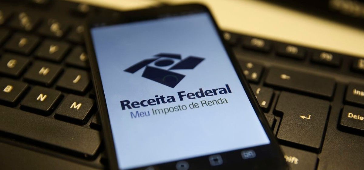 IRPF 2022: Brasileiro que mora no exterior precisa declarar Imposto de Renda? Veja as regras