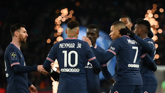 Jogadores do PSG comemorando