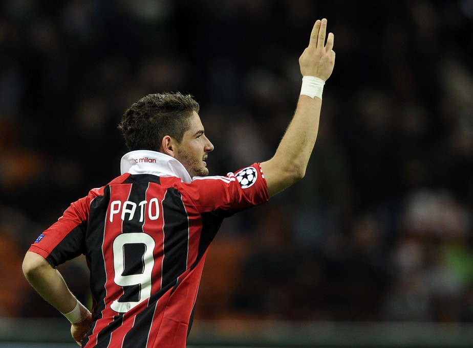 Com propostas para regressar ao futebol italiano, Pato dÃ¡ conselhos a PaquetÃ¡