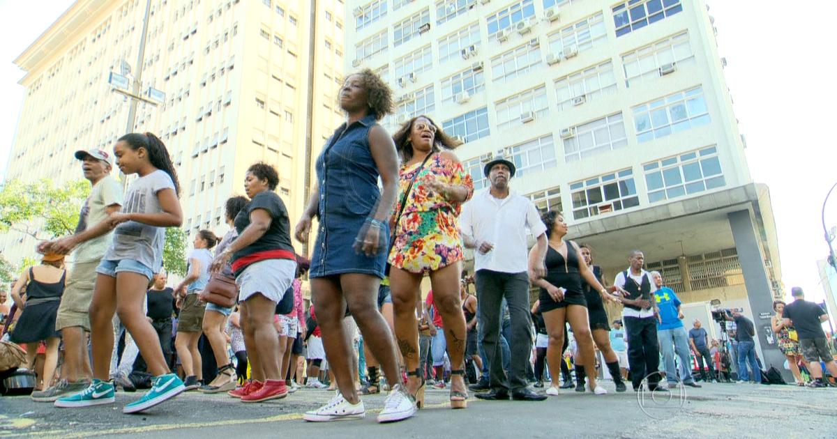 G1 - Baile charme do TJ-RJ anima a tarde de sábado no Centro - notícias ...