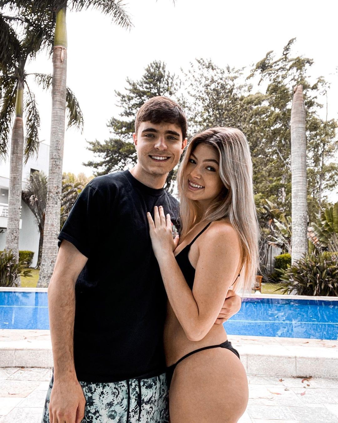João Augusto Liberato e a namorada, Gracie (Foto: Reprodução/Instagram)